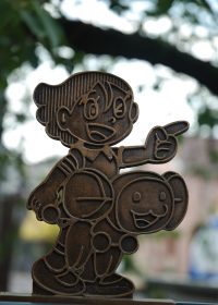 2026年国产动漫封面，二次元风格配色鲜艳，免费看动漫推荐